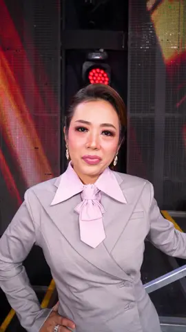 permisiii... nelin mau lewat dulu