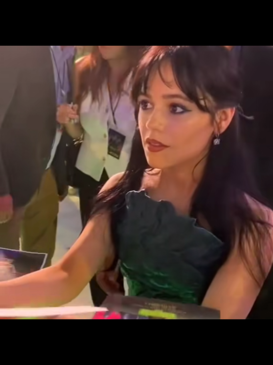 You know, I totally understand whoever is screaming like that. That's literally all of us. 😂❤️🤝 #recommendations #jennaortegaedit #jennaortega #rec #JennaOrtega 
