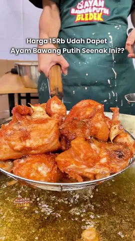 Cuma 15 ribu udah bisa nikmatin Ayam Bawang Putih gurih & crispy plus sambal yang mantap! 🍗🔥 Yuk, langsung serbu Ayam Bawang Putih Gledek! #fyppppppppppppppppppppppp #fyp #kemitraan #ayambawang #ayamgoreng 