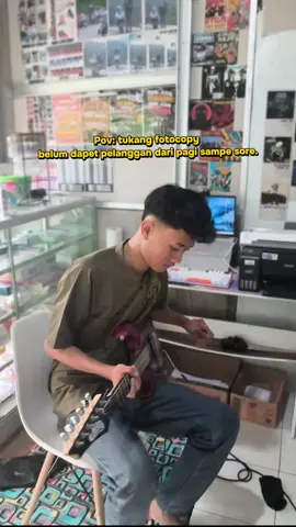 admin sedih😭🤣 #funnyvideos #guitarist #a7x #avengedsevenfold #percetakan 
