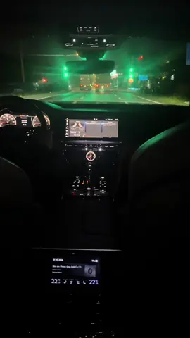Ngồi xe chữ B nó cũng khác thật :)))   Giờ mới được ngồi xe mấy chục tỉ của ông anh 🤩#bentley #bentleycontinentalgt #viralvideo #xuhuongtiktok 