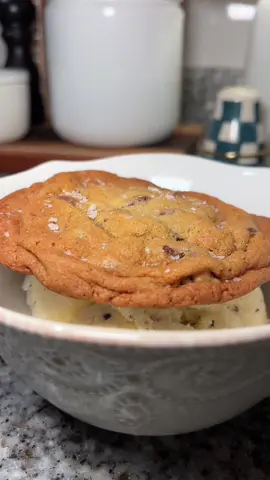 Chocolate Chip Cookie recipe below👇🏼 Ingredients: 3/4 cup salted butter, softened 1 cup dark brown sugar 1/4 cup granulated sugar  1 tbsp vanilla 1 egg + 1 egg yolk 2 cups AP flour 1 tsp baking soda 1 tsp salt 1 cup chocolate chips of your choosing Flaky salt for topping Optional: ice cream 😋🍧 Directions: -Preheat oven to 350 degrees F -Beat the butter and sugars together until fully combined. -Add in the eggs and vanilla and combine until fully incorporated. -In a separate bowl, mix together the flour, baking soda and salt. Add the dry mixture into the wet and mix until all flour is absorbed. -Add in the chocolate chips and mix those until incorporated. -Scoop onto a parchment lined baking sheet and bake 8-12 minutes (depending on size) -Once out of the oven, immediately top with flaky salt. If you want to enjoy over ice cream, let the cookies rest on the tray for 2 minutes and then place over a bowl of your favorite flavor. Enjoy!! • #chocolatechipcookierecipe #easycookierecipe #kalshipartner 