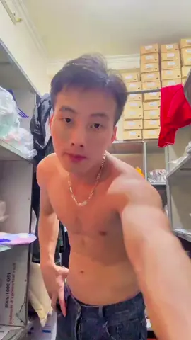 Sắp về mà tay bé xíu #xuhuong #body 