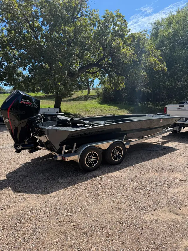 Time to move this one down the road.  Around 35-40 hours on this boat.  Over 5k worth of JL audio, extra poly intake, Garmin GPS, and 250 pro xs tiller.  $48,000 
