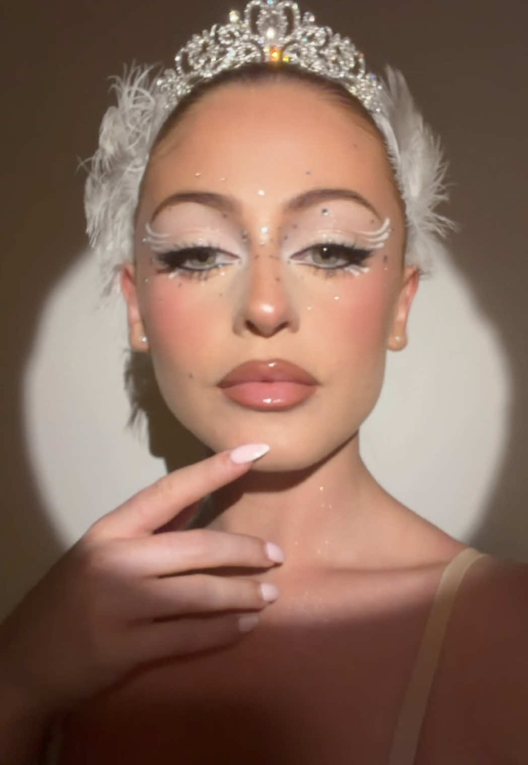 the white swan 🦢🦢 IB @Sophia Sinot #makeup #whiteswan #halloween #costume 