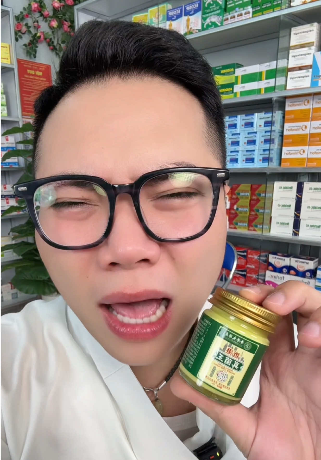 Kem bôi mà hàng HongKong thì khỏi nói #suckhoe #chamsocda #chamsocsuckhoe #ngứa 
