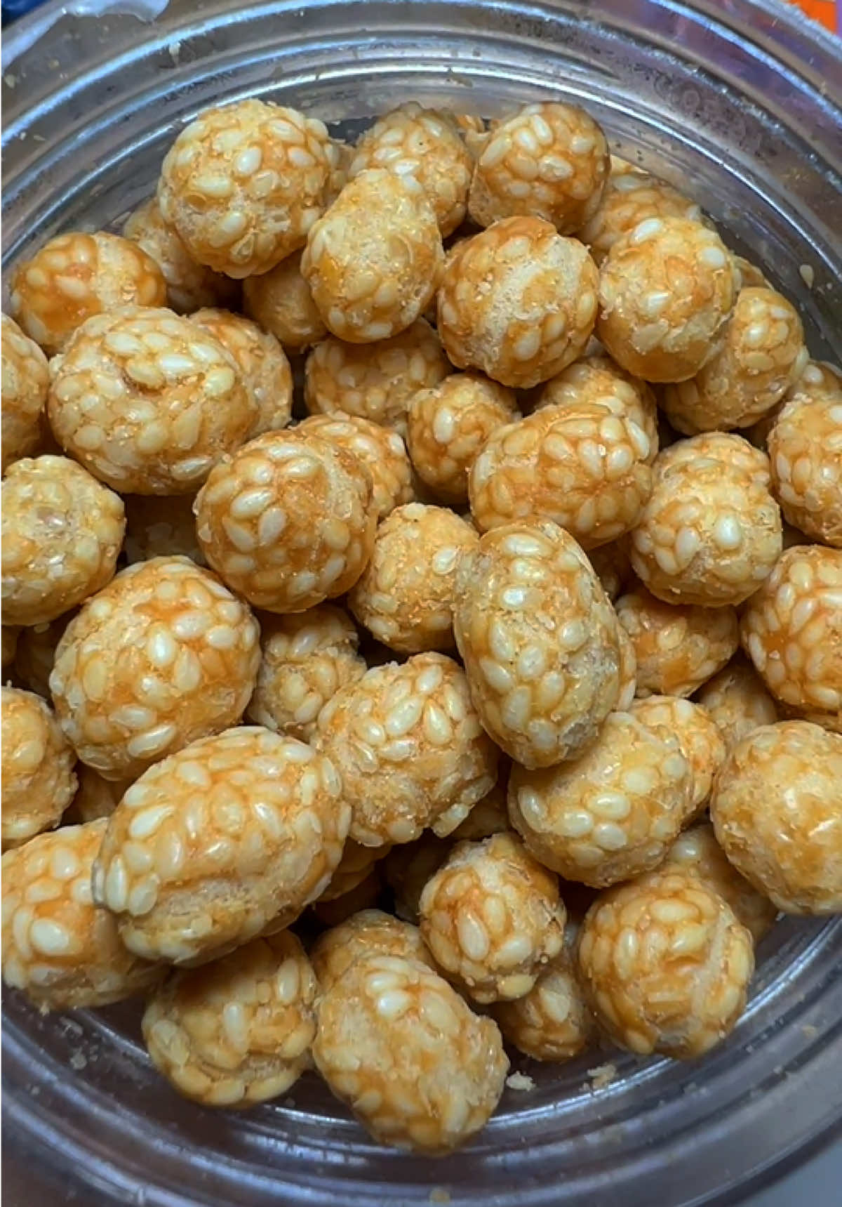 Đậu phộng da cá cốt dừa phủ mè 