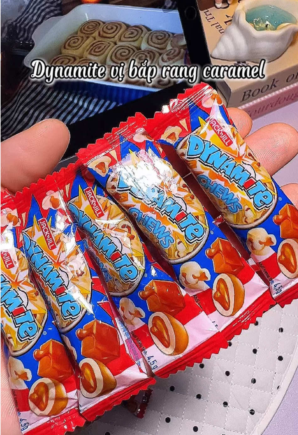 đứa nào lướt qua thấy còn hàng thì múc lẹ đi nha..chứ câi vị này nó bốc hơi nhanh lắm í #dynamitechews #keodynamite #dynamitevibaprangcarame #doanvat #xuhuong  @ッ Minhee Ăn Gì ? ✌︎︎  @ッ Minhee Ăn Gì ? ✌︎︎ 