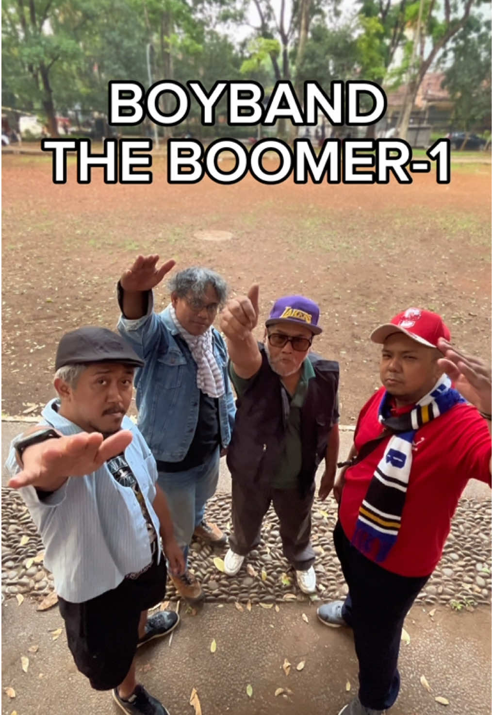 TERBENTUKLAH BOYBAND INI DENGAN SEMANGAT 3 BOOMER & 1 GEN Z 😆  #SunlightBusaAcademy #DAcademy8Indosiar #SunlightBusaTumpehTumpeh#CapCut 