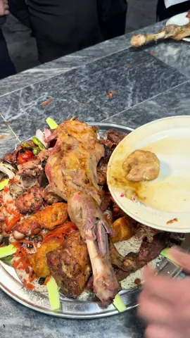Special Dampukht Platter 🍖 دوستوں کے ساتھ بیٹھک ہو، مزے کی محفل ہو اور سامنے ہو ہمارا اسپیشل Dampukht Platter! 😍🔥 ❤️ دوستوں کے ساتھ کھائیں، ہنسیں اور یادگار لمحات بنائیں! 🤤 دیسی ذائقہ، لاجواب خوشبو اور گوشت کا اصل مزہ! 📍 Hakeem Khan Restaurant, Peshawar 📞 0301-8859278 Tag Your Friends & Plan Your Next Food Party! 👇😋 #HakeemKhanRestaurant #DampukhtPlatter 