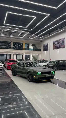 im.sultaan👻🖤@Sultan #sultancars #dodge #challenger #scatpack #widebody 
