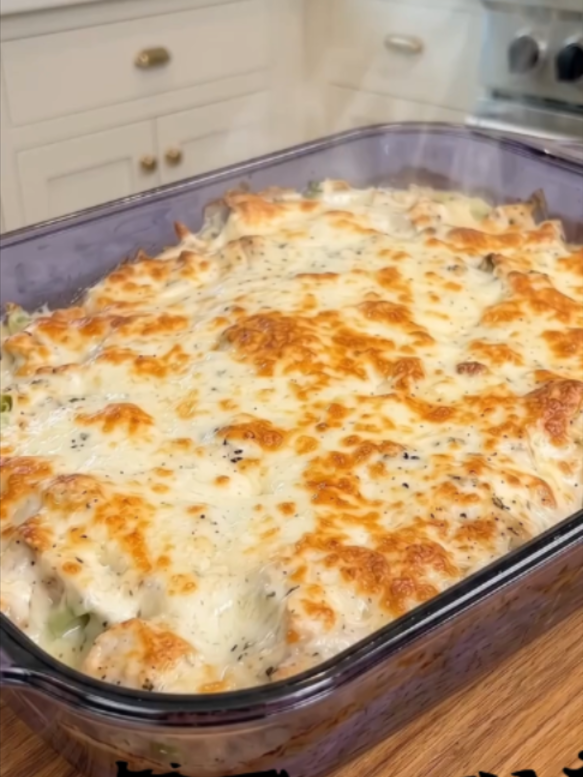 This 5-Ingredient Chicken & Broccoli Casserole Is SO Creamy & Cheesy! Tender chicken and broccoli smothered in creamy Alfredo sauce and covered with mozzarella and Parmesan. An easy family dinner that comes out hot, bubbly, and extra cheesy. Ingredients: 5 cups broccoli florets, cut into small bite-size pieces 4 cups cooked chicken breast, cut into bite-size chunks 2 jars (15 oz each) Alfredo sauce 2 1/2 cups shredded mozzarella cheese 3/4 cup finely grated Parmesan cheese Black pepper and Italian seasoning, to taste Directions: Preheat the oven to 375°F. Lightly grease a 9×13-inch casserole dish. Spread the broccoli florets evenly across the bottom of the baking dish. Scatter the cooked chicken evenly over the broccoli. Pour the Alfredo sauce over the chicken and broccoli, spreading it evenly so everything is well coated. Sprinkle the shredded mozzarella evenly over the entire casserole. Finish with the grated Parmesan, then season the top with black pepper and Italian seasoning. Bake uncovered for 25–30 minutes, until hot and bubbling around the edges. Broil for the final 2–3 minutes for a golden-brown cheesy top. Let the casserole rest for 5 minutes, then scoop and serve while hot and creamy. Prep Time: 10 minutes Cook Time: 25–30 minutes Total Time: 35–40 minutes Servings: 6–8 #ChickenBroccoliCasserole #ChickenCasserole #BroccoliCasserole