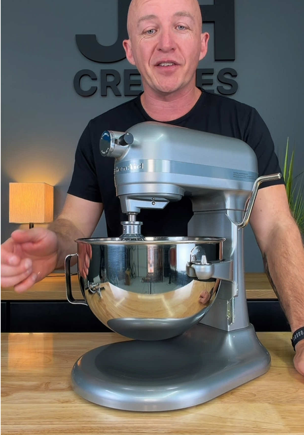 If you’ve ever wanted a kitchenaid mixer… now is a great time to grab one #kitchenaid #kitchenaidmixer #standmixer #mixer 