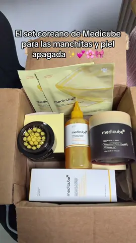 Rutina K-beauty de medicube en cuatro pasos: tónico exfoliante para rostro y zonas ásperas con ácido glicólico, setenta discos y crema en cápsulas con derivados de vitamina C, más mascarilla de gel. Ayuda a hidratar y favorece una apariencia luminosa y uniforme. Con envío incluido. #TikTokCreatorPicks #DealsForYouDays #MedicubeClearGlowSet #TonicoAcidoKojico #KBeauty Costos sujetos a disponibilidad y variaciones sin previo aviso.