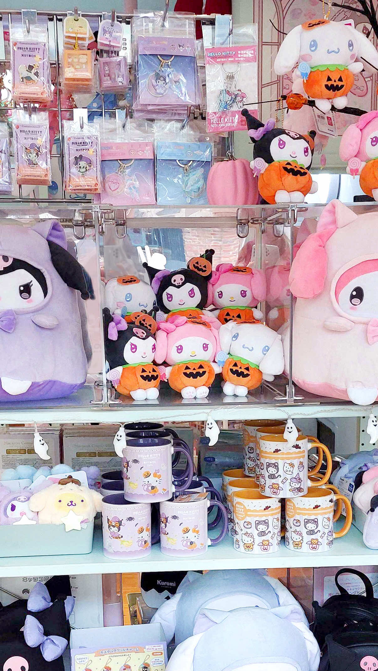👻 BOO! Have you seen what's haunting our boutique 🎃🎀 ARTBOX Cafe boutique has had a spooky makeover… from pumpkin cuties to the cutest cat ghosts! Come visit today to find your scary new obession~ 🦇🧡💜  #artboxcafe #mymelody #kuromi #brightonuk #themedcafe 