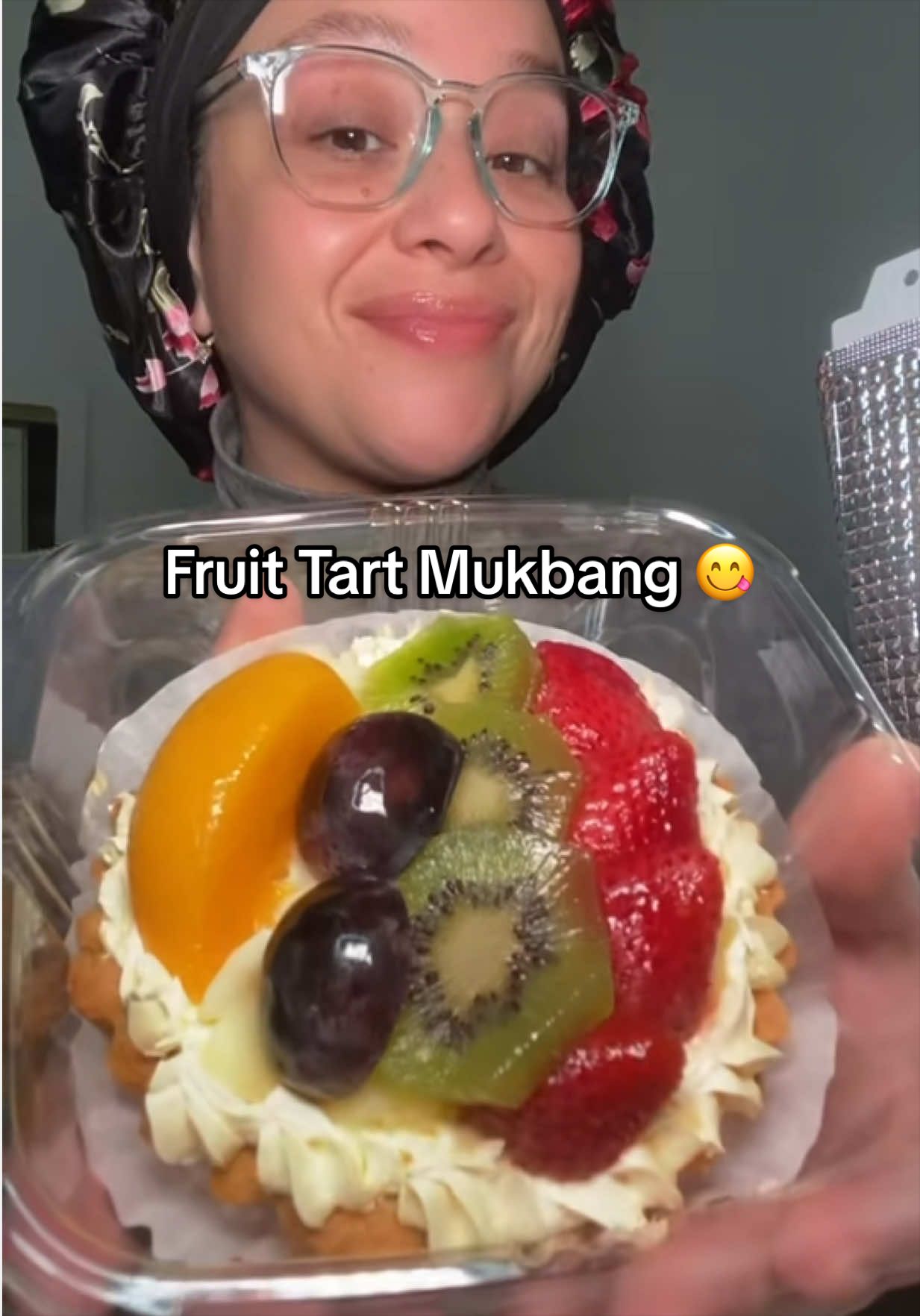 Fruit tarts are my favorite desert 🍓🍓🍇🍇🍑🍑 #fruittart #tart #desert #mukbang #fyp