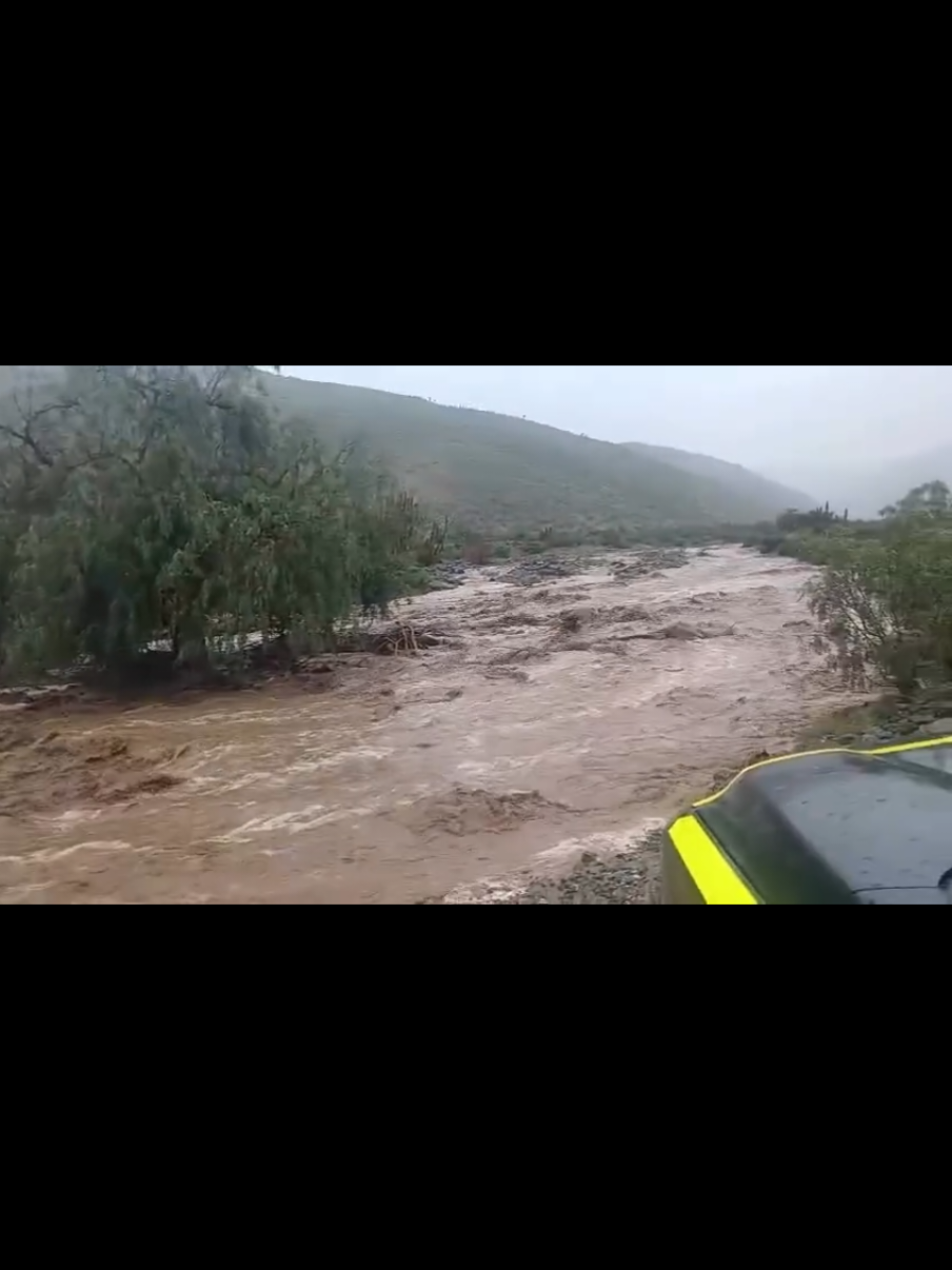 Se activa quebradas en sector el Quelón, comuna de Canela #lluvias #chile #canela #parati #chile🇨🇱 