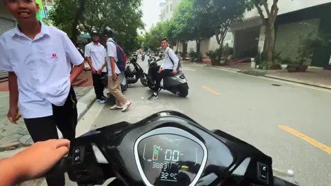 NPC đi học về..#xhhhhhhhhhhhhhhhhhhhhhhh#vinfast #feliz #xedovietnam #vairal 