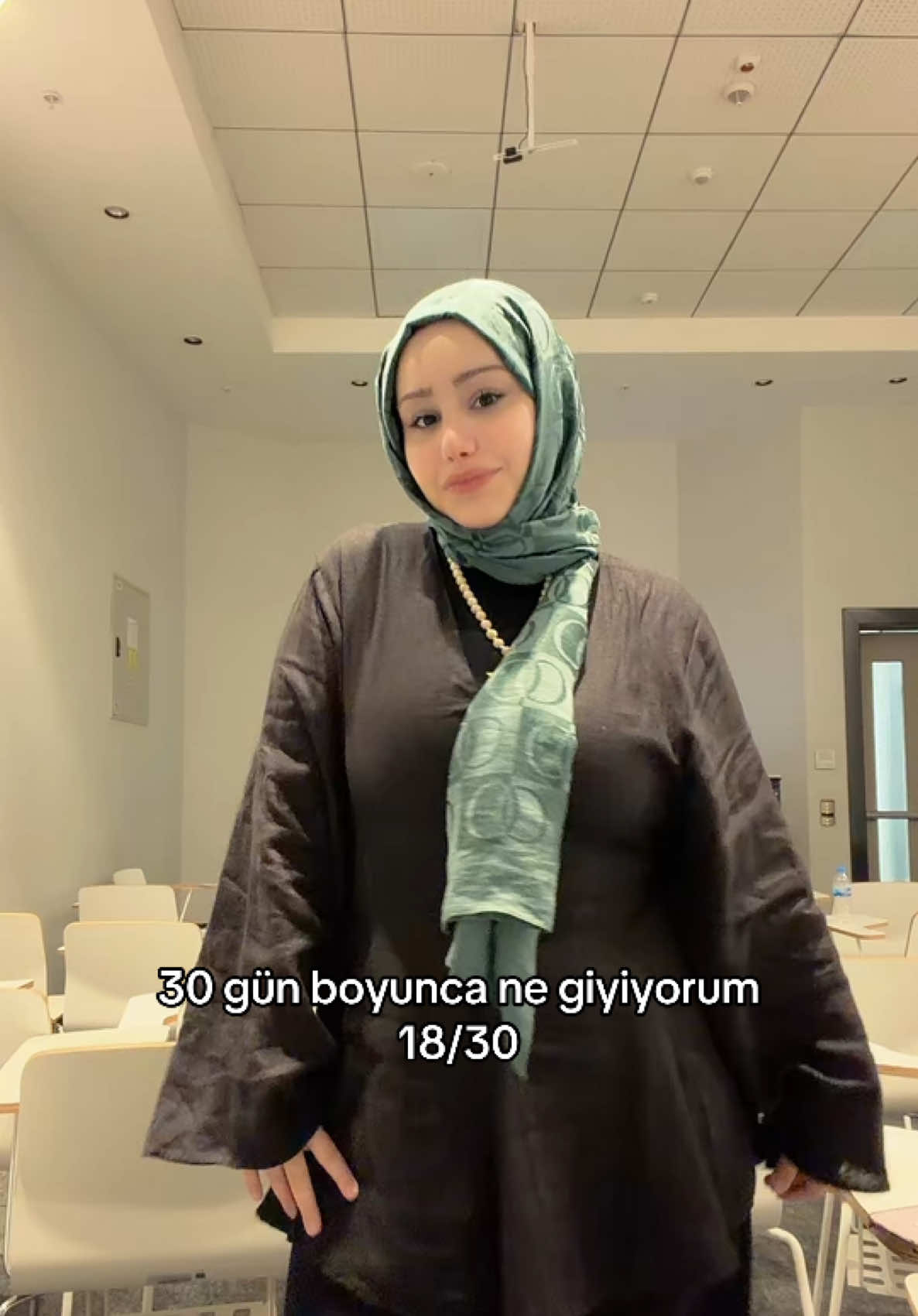 Üstüm @MANUKA @feridekubur  Pantolon bershka  #keşfet #modest #alışveriş #keşfetbeniöneçıkar #şalbağlama 