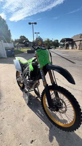 Bikes always looks dialed after a good bath  