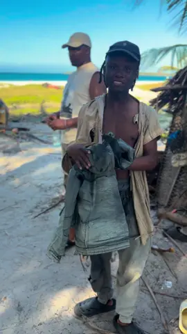 Maisha ya kweli ndo haya sasa huku tunaenjoy VERSE LA MZEE WANGU @Whozu kaua sanaa sana🙌🙌🔥🔥  Tupite naalo wanyamweezii nione kama kweeli mnaliweeza sound la Baba Ollie🔥🔥🙌 Uwezo wa vichenji ni jambo la muhim sana wanangu🤧🙌