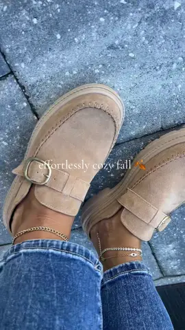So elevated 🍂 @HeyDude #heydudeshoes #heydudefallessentials #tiktokshhopfalldealsforyou #fallstyle 