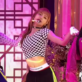 one of her best looks #lisa #heytua #lisamanobal #lisaedit #lalisamanobal 