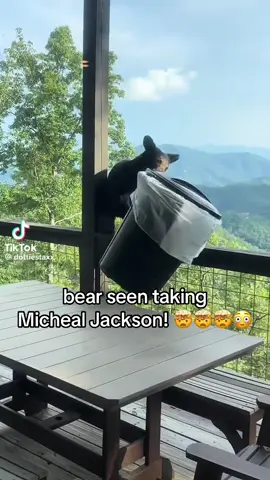 I hope he’s okay! 😳 #garbage #ug #slander #michealjackson #pop