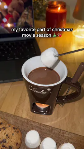 christmas movie season, but make it cozy 🎄🍫 chocolate fondue in a mug for movie night #christmasmovies #cozyseason #chocolatefondue #fonduemug #cozydip