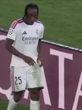 Yan Diomande vs Roma today 🔥🔥 18 years old and cooking in Europe 🇨🇮😱 #diomande #yandiomande #leipzig #roma #asroma #ucl #europaleague #cotedivoire #football 