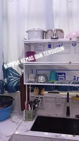bila letak rak ni selesai msalh wehh nmpk kemass dn teratur.. dpt tmpat sudu, pisau ngn tmpat sabun.. tmpt ltak cutting board... boleh tutup.. zatiambik saiz 105#MeuEstiloHRV 