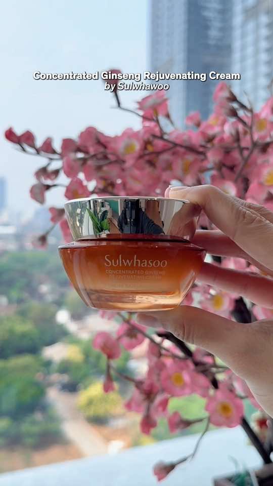 Your next chapter in anti-aging starts with a ritual of rejuvenation. ✨ #SulwhasooID #timelessbeauty #YouthfulSkin #fyp 
