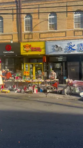 Look at this corner at 60 st and 8 ave sunset park Brooklyn #sunsetpark #streetvendors #brooklyn #fyp #street 