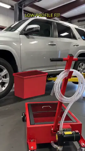 🚗✨ No more messy oil changes! This 20-gallon oil drain pan is a GAME-CHANGER for DIYers and pros! 💦🔥 #weeklydeals #payday #OilChangeHack #GarageEssentials #DIYAuto #TikTokMadeMeBuyIt #CarCareTips #Auto #Tool