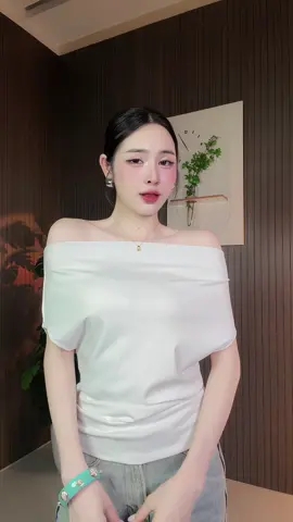 Áo thun Ruby cổ ngang tay ngắn, form chuẩn full size, diện lên xinh xắn và tôn dáng #plclothing #aothunnu #minmetbay 