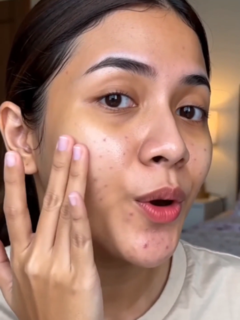Rahasia kulit sehat dimulai dari perawatan yang tepat. Groglo hadir untuk menemani rutinitas kecantikanmu agar kulit terlihat lebih cerah, lembap, dan memikat🥳🥰#moisturizer #groglomoisturizer #perbaikan #beautyhack #beauty #fypシ #skincare