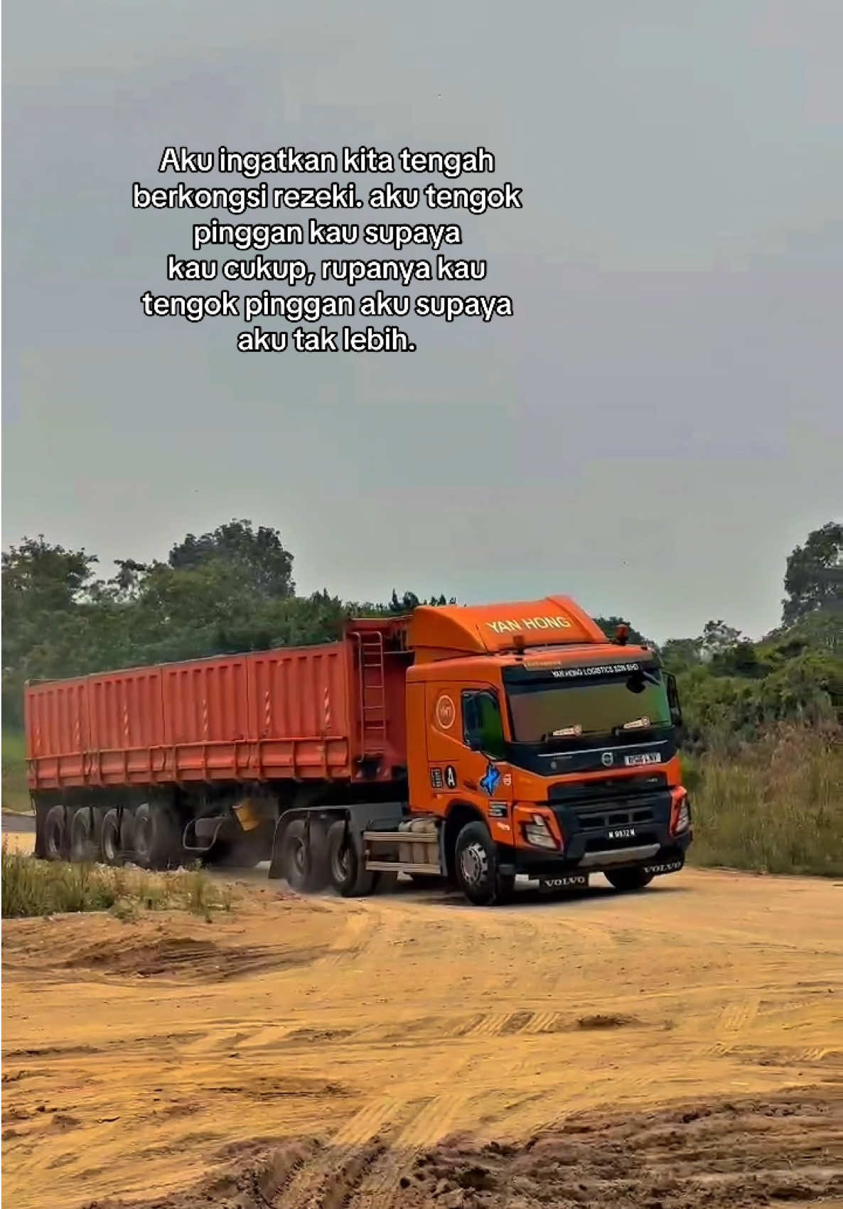 🙂🫰🏻 #anakpahangtrucker #belakangsampai #Laksamana #orentruck🍊 #fyp 