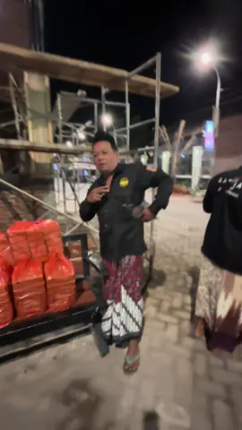 Barokallah 🤲🤲… Amanah 200 nasi box untuk Tim Satgas sudah tersampaikan,terima kasih Hamba Allah semoga qobul sedoyo hajat dan dilancarkan rezekinya aamiin 🤲