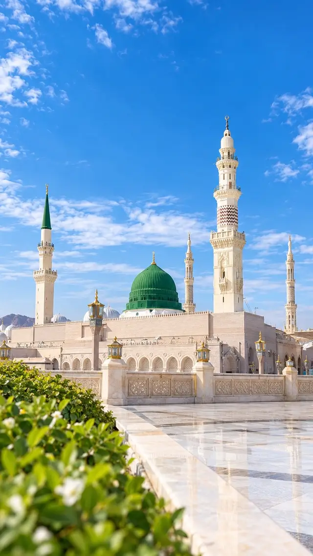 Madinah Travel Hack 🕌 Al Masjid an Nabawi  Madinah, Saudi Arabia  Al-Masjid an-Nabawi quick guide👇 🟢 Free entry, open all day 🟢 Modest dress code required 🟢 Book permit for Rawdah area 🟢 Sunrise & sunset = best photo time 🟢 Stay close to the mosque for convenience This green dome view is unforgettable ✨ Tag a friend who wants to visit! #VisitMadinah #AlMasjidAnNabawi #SaudiTravel #TravelHacks #BucketList 