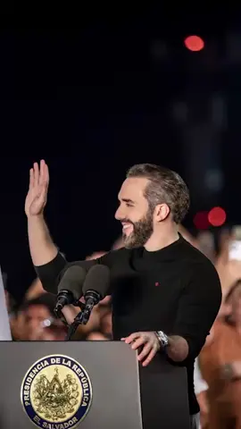 El Presidente Nayib Bukele inaugura el nuevo puente Binacional General Manuel José Arce, ubicado en la frontera La Hachadura–Pedro de Alvarado, entre El Salvador y Guatemala, el segundo puente más largo del país. 🇸🇻🌉 🇬🇹 #elsalvador #nayibbukelepresidente #guatemala #fyp #parati 