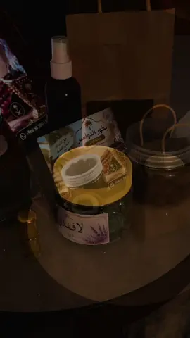 🤎✨ دعمنا اليوم يروح لمتجر يستحق الدعم بكل جدارة! متجر متخصص بالبخور الدوسري الأصلي، والمرشّات والخمريات والمستكة، وكل ما يخص عالم الروائح الفاخرة والطيب الأصيل 🌿🤍 لأن البخور والروائح الطيبة جزء من عاداتنا وتقاليدنا الجميلة، ولها مكانة خاصة في بيوتنا ومجالسنا ومناسباتنا، حبيت نسلّط الضوء اليوم على متجر يستحق منّا الدعم والتشجيع، ونعطيه فرصة يوصل لأكبر شريحة من أهل طريف. دعم المشاريع المحلية مو مجرد إعلان أو كلمة عابرة، دعمنا لهم هو تشجيع لأصحاب الطموح، وتقدير لجهودهم، ومساهمة بسيطة منّا في نجاحهم واستمرارهم. وكل مشروع يبدأ بحلم يستحق إننا نوقف معه ونساعده يكبر وينتشر، خصوصًا مشاريع أهلنا اللي تستحق إننا نعرّف الناس عليها 🤎 وأهل طريف معروفين بوقفتهم مع المشاريع المحلية ودعمهم لأصحابها، واليوم نتمنى منكم التفاعل والمشاركة، واللي يحب البخور الدوسري الأصلي والمرشّات والخمريات والمستكة، يمرّ عليهم ويكتشف منتجاتهم بنفسه. خلونا نكون سبب في وصولهم لعملاء جدد، فمرات مشاركة بسيطة منّا تفتح لصاحب المشروع أبواب رزق وفرص ما كانت بالحسبان. الله يبارك لهم في رزقهم، ويوسّع عليهم من واسع فضله، ويكتب لهم النجاح والتوفيق 🤲🏻✨ دعمنا للمشاريع المحلية هو دعم لأهلنا ومدينتنا، وبأهل طريف تكبر المشاريع وتزدهر 🤎🌿#طريف_الحدود_الشماليه #المملكه_العربيه_السعوديه #الشعب_الصيني_ماله_حل😂😂 