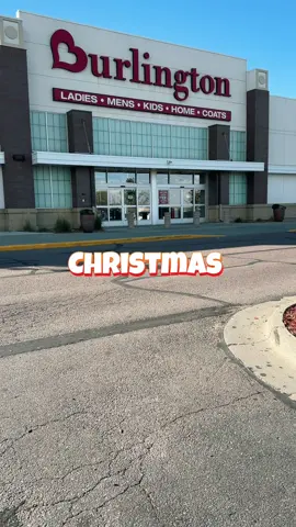 Christmas finds 🤩😍🥰🛒🛍️🫶🏼🫰🏼#christmas #shopping #windowshopping #burlington #happyshopping 