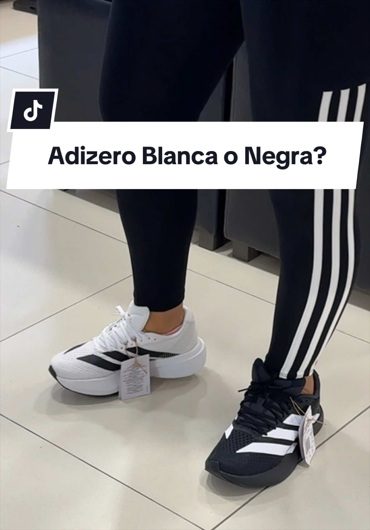 ¿Vos cual escogerías?🤔 Adidas Adizero Pacer blanca o negra 🤍🖤 Disponibles para hombre & mujer🔝 #zapatillasoriginales #adidasrunning #paratiii #adidasadizero #enviosbolivia🇧🇴 