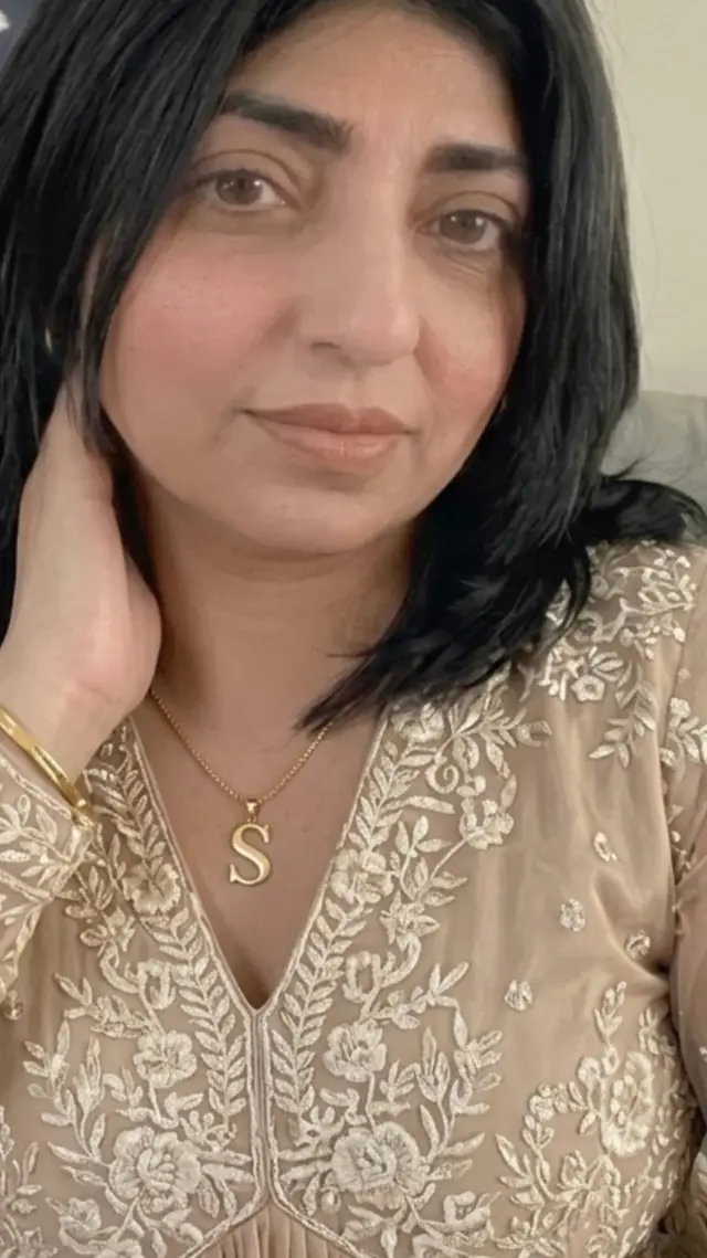 Wearing my favorite ethnic look and enjoying the simple moments of life.   #TraditionalLook #WingedEyeliner #GoldJewelry #BeigeAesthetic #DesiVibes       