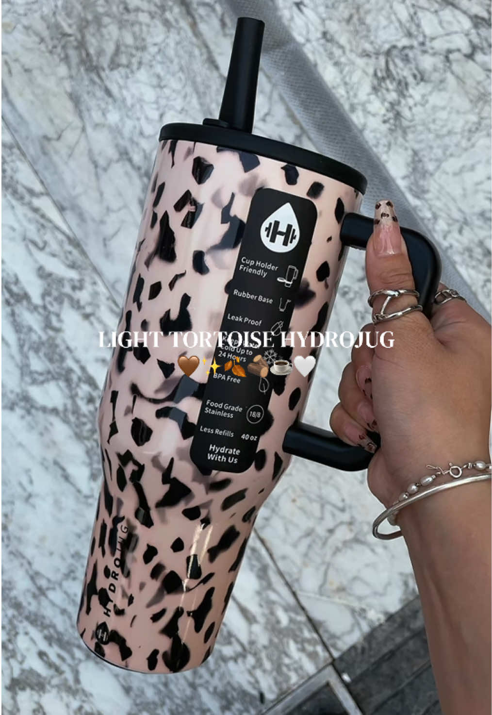 This HydroJug is effortlessly chic 🤍 #HydroJug #TortoiseHydroJug #LightTortoise #ChicGirlAesthetic #cuptok 