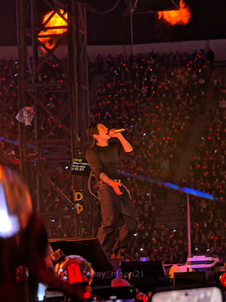 Jungkook y Yoongi en Fire BTS Chile 🔥🔥🔥 #jk #suga #bts #bangtan #armylover @BTS @mnijungkook 