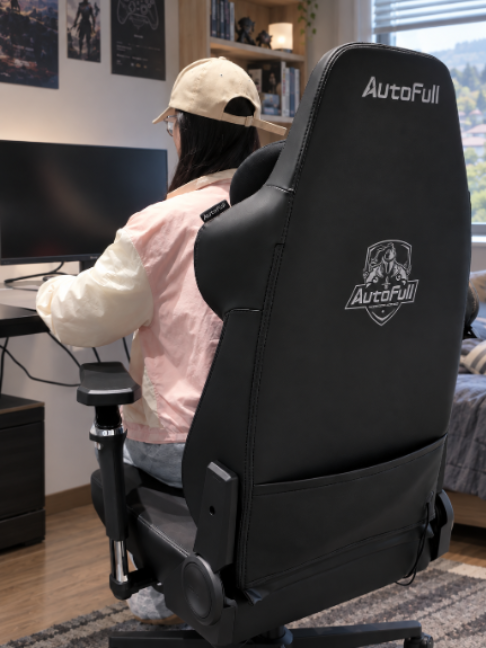 Two styles. One M6 experience.  The M6 Ultra 2.0 brings a fresh look to your setup, with a new color option to make it your own.  Choose your style.  ✨ Cooling. Heating. Massage.   🔗 Link in bio  #AutoFull #autofullgamingchair #autofullm6