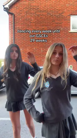 Sorry for the late post it’s been mocksss😬😬 #dance #gcses #29weeks #mocks 
