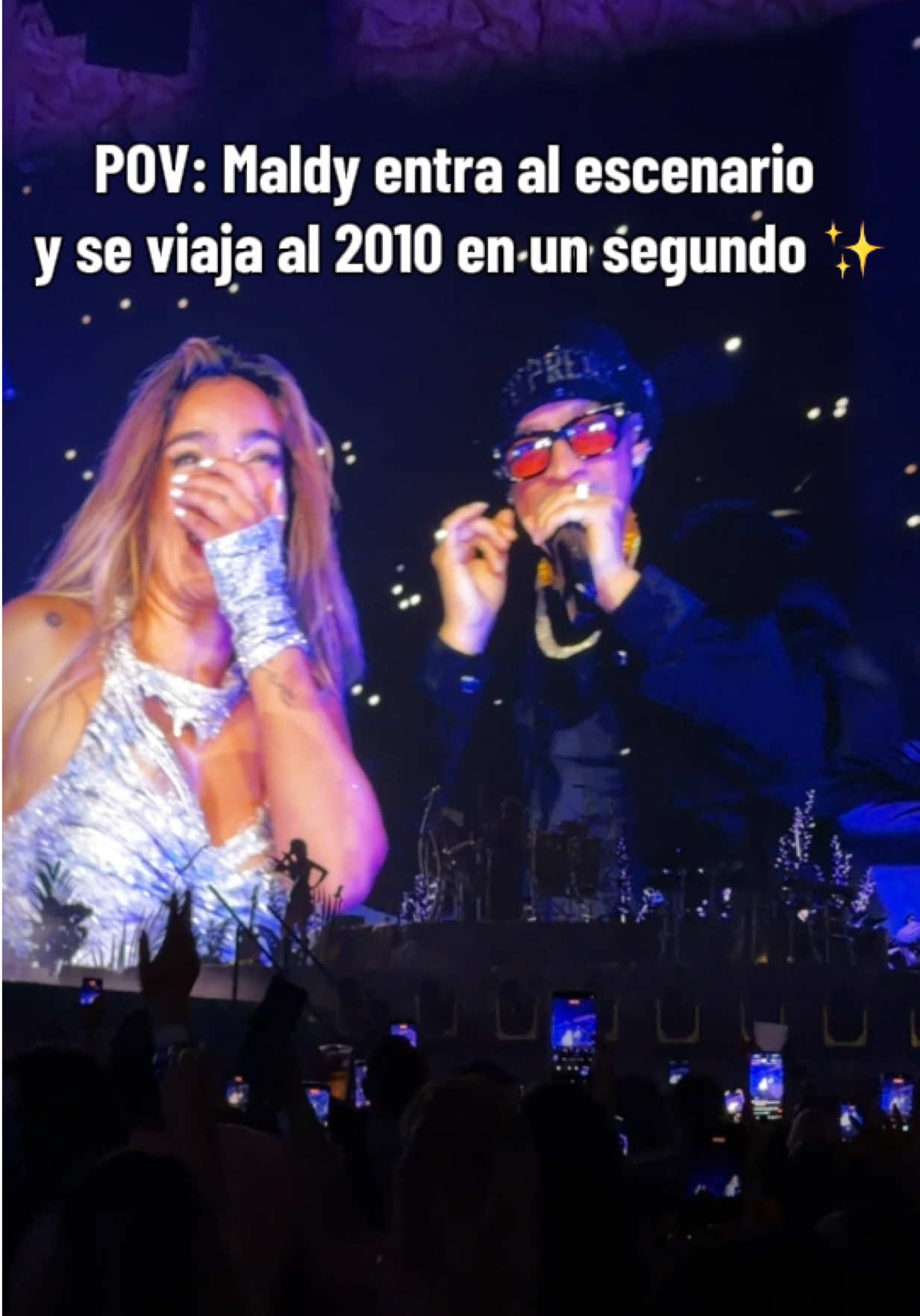 Reggaetón del 2010 en vivo... no estoy soportando 🥹🔥 Escuchar a Maldy cantar 'Si No Le Contesto' junto a Karol G fue viajar directo al pasado. ¡Qué momentazo! @Karol G @Bichota Records @Karolgtour @Maldy  #karolg #karolgconcierto #sinolecontesto #maldy #dallas 