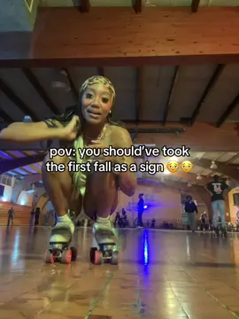 when i say ass bone tore 😭😭😭 #rollerskating #funny #trending #falls #saxaphone 